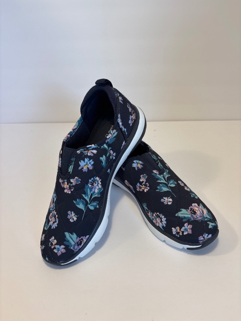 NEOT Very Bradley 2 Mile Navy Floral Garden Slip On Sneakers Shoes Sz 7